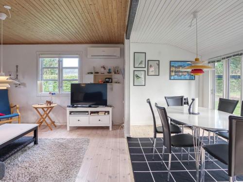 6 person holiday home in Væggerløse in Vaeggerlose 6 person holiday home in Væggerløse in Vaeggerlose