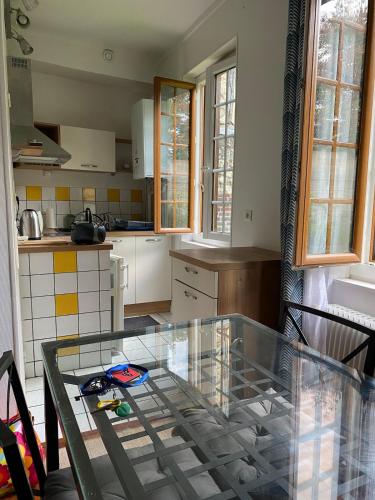 Studio miroir in Avenue de la Liberation Studio miroir in Avenue de la Liberation