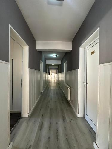 Exterior view, Los Lagos Hotel in Sarmiento (Chubut) Exterior view, Los Lagos Hotel in Sarmiento (Chubut)