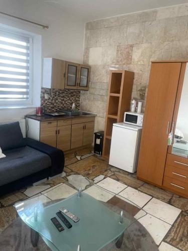 Jannete in ยุนดรอฟ Jannete in ยุนดรอฟ