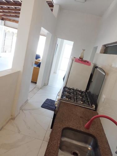 مطبخ, Casa com piscina no Guarujá (Casa com piscina no Guaruja) in Praia de Pernambuco مطبخ, Casa com piscina no Guarujá (Casa com piscina no Guaruja) in Praia de Pernambuco