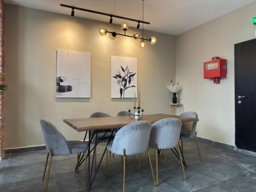 Équipements, Swing & Pillows @ CIQ Johor Bahru in Johor Bahru Équipements, Swing & Pillows @ CIQ Johor Bahru in Johor Bahru