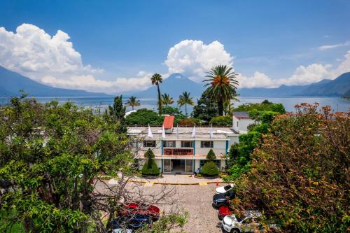 Hotel y Centro de Convenciones Jardines del Lago