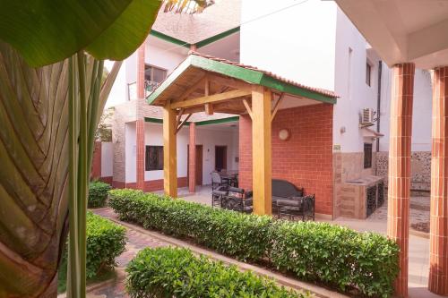 Elegante villa avec Pool et près de la mer (Elegante villa avec Pool et pres de la mer) in Mbour Elegante villa avec Pool et près de la mer (Elegante villa avec Pool et pres de la mer) in Mbour