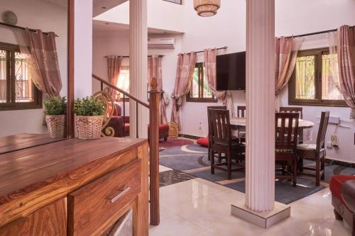 Elegante villa avec Pool et près de la mer (Elegante villa avec Pool et pres de la mer) in Mbour Elegante villa avec Pool et près de la mer (Elegante villa avec Pool et pres de la mer) in Mbour