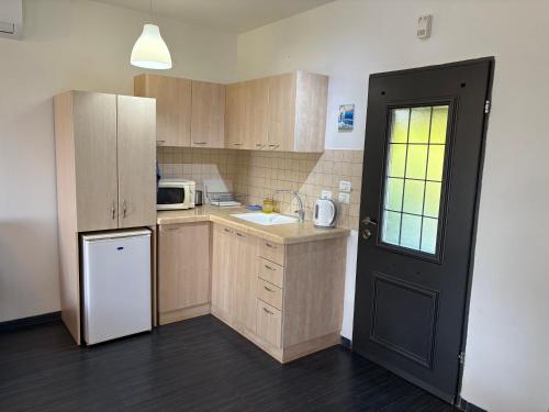 ห้องครัว, กรีก รีแล็กเซชั่น (Greek Relaxation) in มาอายันบารุช ห้องครัว, กรีก รีแล็กเซชั่น (Greek Relaxation) in มาอายันบารุช