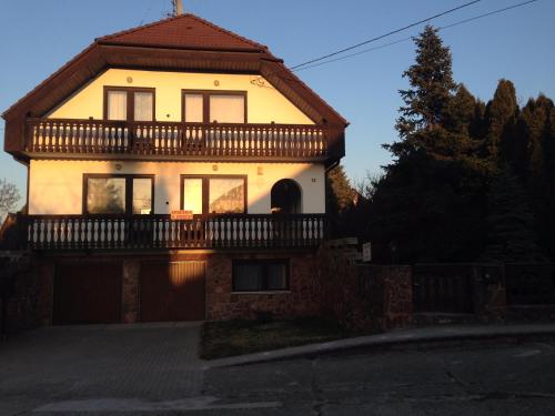 Ilona Panzio in บาลาตันเลลเล Ilona Panzio in บาลาตันเลลเล