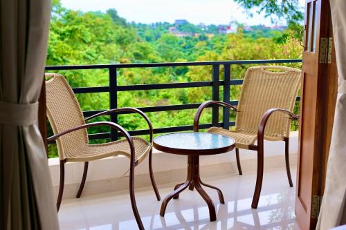 Spot Peacocks from your Balcony - 2BHK Apt w Pool in Alto Porvorim - North Goa Spot Peacocks from your Balcony - 2BHK Apt w Pool in Alto Porvorim - North Goa