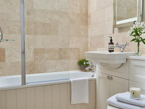 Fürdőszoba, Farndale in Pickering Fürdőszoba, Farndale in Pickering