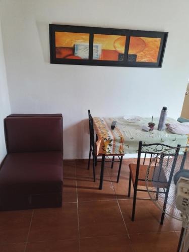 المرافق, Es aca in Jaureguiberry المرافق, Es aca in Jaureguiberry