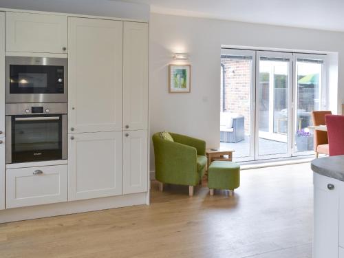 Kitchen, Grove Cottage in Arreton and Newchurch Kitchen, Grove Cottage in Arreton and Newchurch