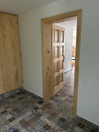 Dům mezi loukami (Dum mezi loukami) in Snezne Dům mezi loukami (Dum mezi loukami) in Snezne