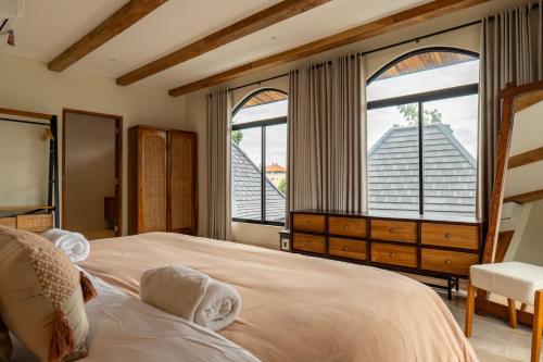 Tuluscoliving villa kuta 2, 4 Bedroom & 5 Bathroom in Tuban Tuluscoliving villa kuta 2, 4 Bedroom & 5 Bathroom in Tuban