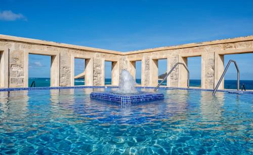 Restaurant, Luxury Oceanview Condo by Poinciana at The Crane in Diamond Valley Restaurant, Luxury Oceanview Condo by Poinciana at The Crane in Diamond Valley