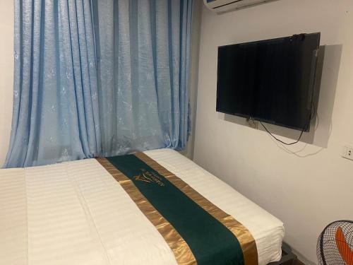 Hoan Kiem Old Quarter Hotel Alley 22 Hang Voi in Hoan Kiem District - Ngoc Son Temple Hoan Kiem Old Quarter Hotel Alley 22 Hang Voi in Hoan Kiem District - Ngoc Son Temple