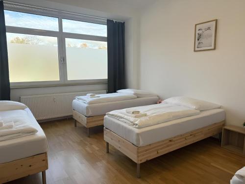 T&K Apartments - Comfortable 4 and 5 room Apartments - 20min Fair Messe CGN in Bergisch Gladbach T&K Apartments - Comfortable 4 and 5 room Apartments - 20min Fair Messe CGN in Bergisch Gladbach