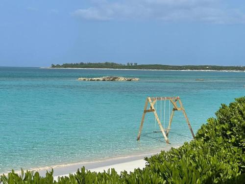 Vantage Point Luxury Villa in Rokers Point Settlement Vantage Point Luxury Villa in Rokers Point Settlement