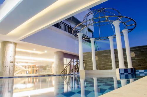 수영장, 타라 호텔 욕야카르타 (Tara Hotel Yogyakarta) in 신두아디 수영장, 타라 호텔 욕야카르타 (Tara Hotel Yogyakarta) in 신두아디