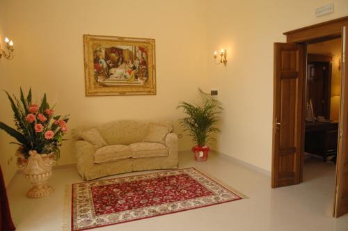 Lobby, Castello Conti Filo in Torre Santa Susanna Lobby, Castello Conti Filo in Torre Santa Susanna