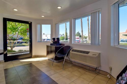 入口, 里弗賽德南6號汽車旅館 (Motel 6-Riverside, CA - South) in 里弗賽德(CA) 入口, 里弗賽德南6號汽車旅館 (Motel 6-Riverside, CA - South) in 里弗賽德(CA)