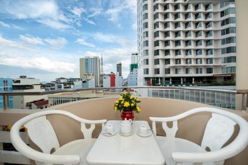 Balkon/teras, Palm Beach Hotel in Nha Trang Balkon/teras, Palm Beach Hotel in Nha Trang