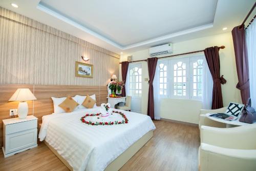 โรงแรมปาล์ม บีช (Palm Beach Hotel) in ญาจาง โรงแรมปาล์ม บีช (Palm Beach Hotel) in ญาจาง