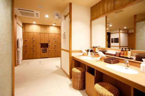 Удобства, Dormy Inn Nagano Zenkounoyu Natural Hot Spring in Нагано Удобства, Dormy Inn Nagano Zenkounoyu Natural Hot Spring in Нагано