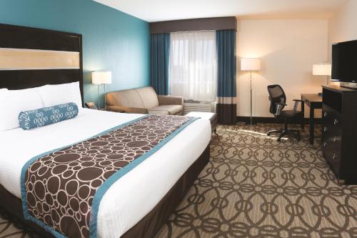 La Quinta Inn & Suites by Wyndham San Diego Mission Bay in Pacific Beach La Quinta Inn & Suites by Wyndham San Diego Mission Bay in Pacific Beach