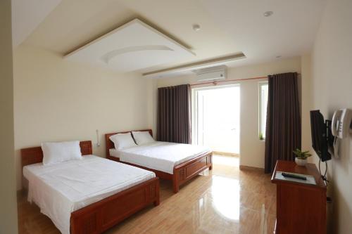 Beach, Gia Loi Hotel near Xuan Thieu Beach Beach, Gia Loi Hotel near Xuan Thieu Beach