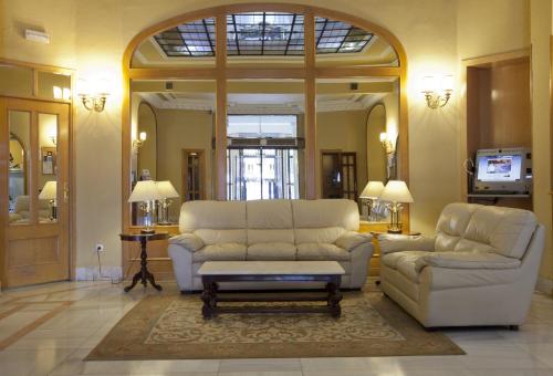 Előcsarnok, Hotel Mediodia near Centro de Arte Reina Sofía Nemzeti Múzeum Előcsarnok, Hotel Mediodia near Centro de Arte Reina Sofía Nemzeti Múzeum