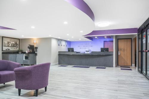 ردهة, سوبر 8 باي ويندام مطار/بلومينجتون (Super 8 By Wyndham Bloomington/Airport) in Bloomington ردهة, سوبر 8 باي ويندام مطار/بلومينجتون (Super 8 By Wyndham Bloomington/Airport) in Bloomington