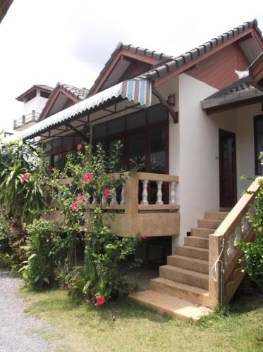 Entrance, Palm Point Village in Mae Nam Entrance, Palm Point Village in Mae Nam