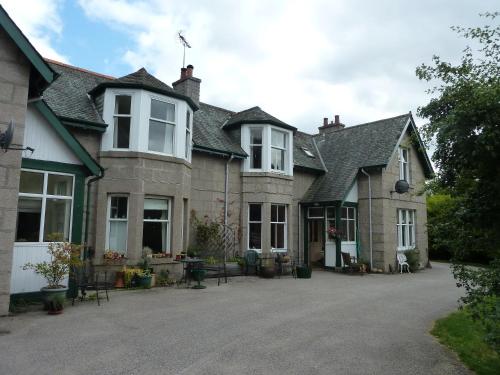 Entrada, Crannach House bed and breakfast and self catering apartments in Ballater Entrada, Crannach House bed and breakfast and self catering apartments in Ballater