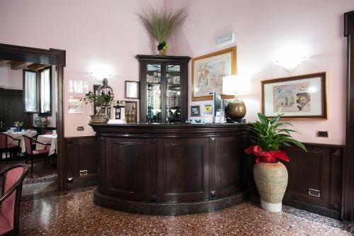 Lobby, Hotel Al Castello in Bassano Del Grappa Lobby, Hotel Al Castello in Bassano Del Grappa