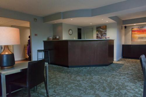 Lobby, Inns of Virginia Arlington in Arlington (VA) Lobby, Inns of Virginia Arlington in Arlington (VA)