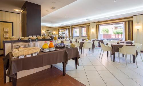 Restoranas, Best Western Hotel I Triangoli in Ostija Restoranas, Best Western Hotel I Triangoli in Ostija