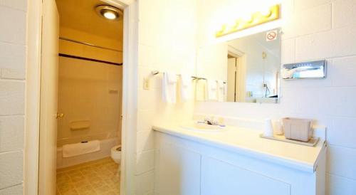 在meiguo.com看到的Travel Inn - La Junta的介绍图片