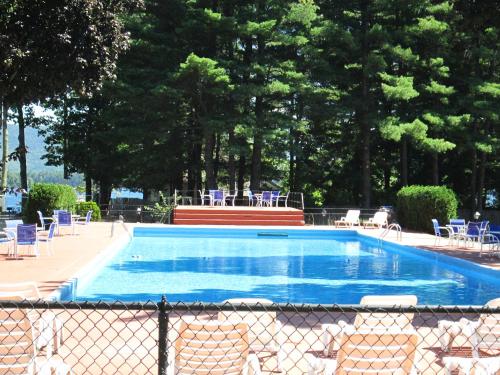 Swimming pool, Olympian Resort Motel in Diamond Point (NY) Swimming pool, Olympian Resort Motel in Diamond Point (NY)