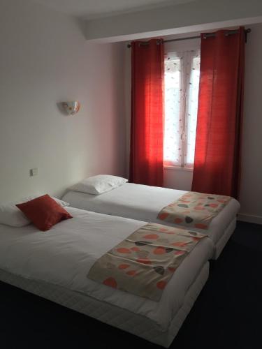 Hotel Bistrot de la Place in กลางเมืองโรยอง Hotel Bistrot de la Place in กลางเมืองโรยอง
