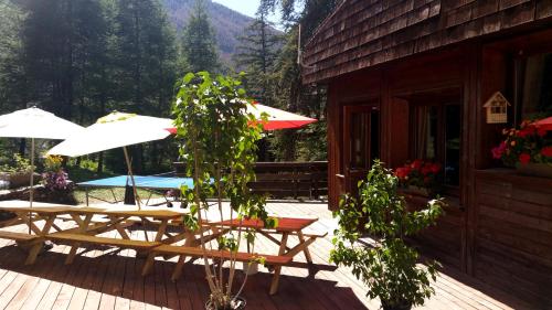 Balcony/terrace, Hotel Les Trappeurs in Les Orres Balcony/terrace, Hotel Les Trappeurs in Les Orres