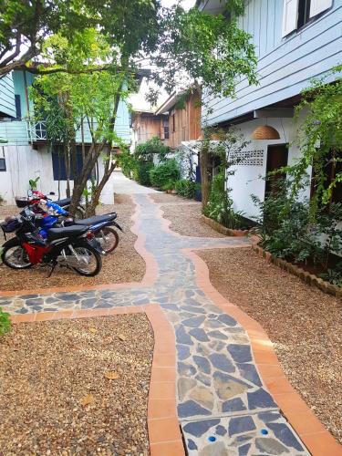 Garden, Mut Mee Garden Guest House near Nong Khai Bus Terminal Garden, Mut Mee Garden Guest House near Nong Khai Bus Terminal