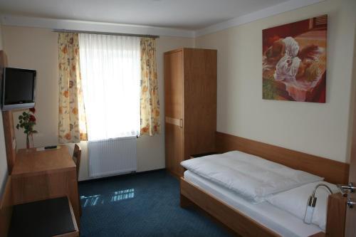 This photo about Schlosswirt Etting shared on HyHotel.com