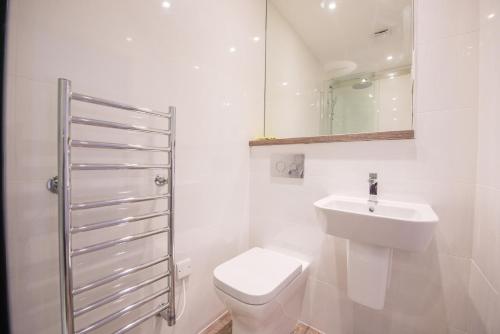 Koupelna, Town or Country - Canute Studio in Southampton Koupelna, Town or Country - Canute Studio in Southampton