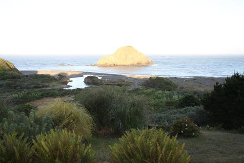 This photo about Elk Cove Inn & Spa shared on HyHotel.com