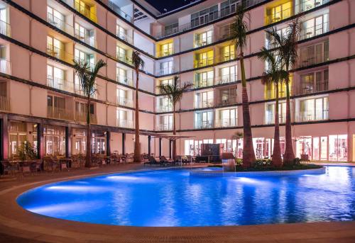 Плувен басейн, Radisson Blu Hotel & Convention Centre Kigali in Кигали Плувен басейн, Radisson Blu Hotel & Convention Centre Kigali in Кигали