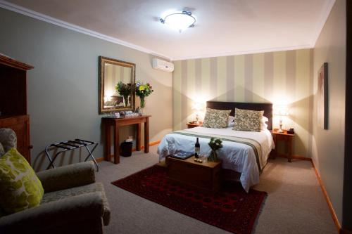 Sea Whisper Guest House & Self Catering in Jeffreys Bay Sea Whisper Guest House & Self Catering in Jeffreys Bay