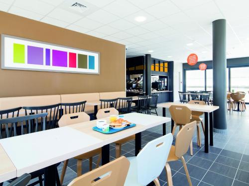 Restaurant, B&B Hotel Paris Est Bobigny Universite in Bobigny Restaurant, B&B Hotel Paris Est Bobigny Universite in Bobigny