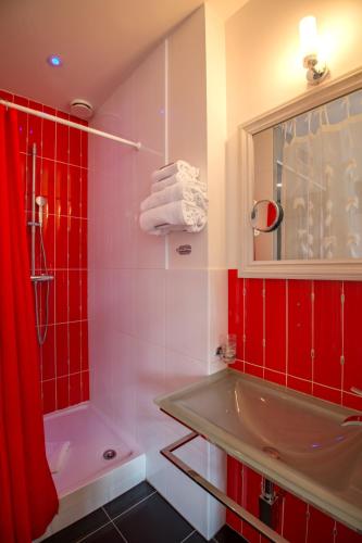 This photo about Hotel Le Turenne shared on HyHotel.com