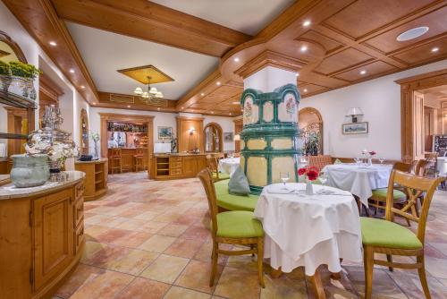 Restaurant, Hotel Sonnenhof in Suceava Restaurant, Hotel Sonnenhof in Suceava