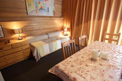 This photo about Eterlous Appartements Val Thorens Immobilier shared on HyHotel.com